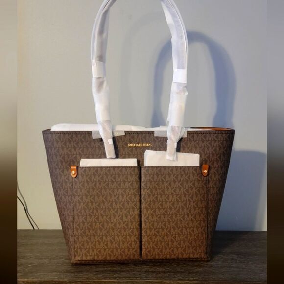 Michael Kors Jet Set Travel Tote NEW - Picture 1 of 5
